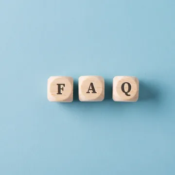 © Gajus – stock.adobe.com 3 Würfel mit den Buchstaben F A Q